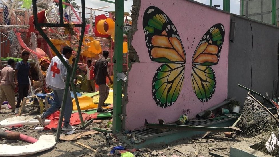 Restos de un parque infantil que fue bombardeado en Mekele en agosto de 2022.