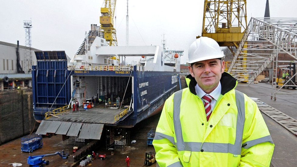 Генеральный директор Cammell Laird Джон Сиврет CBE заявил, что компания предлагает проект на базе морского корабля.