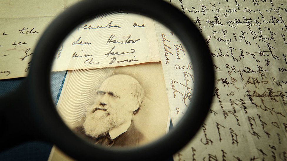 Cartas y foto de Charles Darwin.