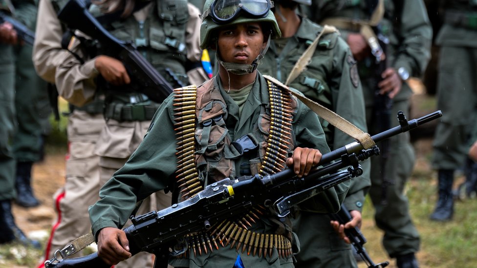 Venezuela, pese a la caída de las compras de armas, sigue siendo el principal importador de la región. Un soldado venezolano.