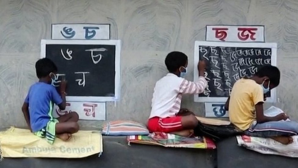 India Covid-19: Meet the teacher who turned a street into a classroom