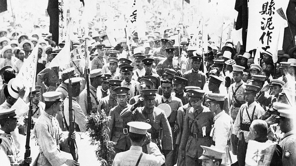 1927年，蔣介石來到徐州府。他在那裏同馮玉祥達成協議，打算將共產黨趕出中國。