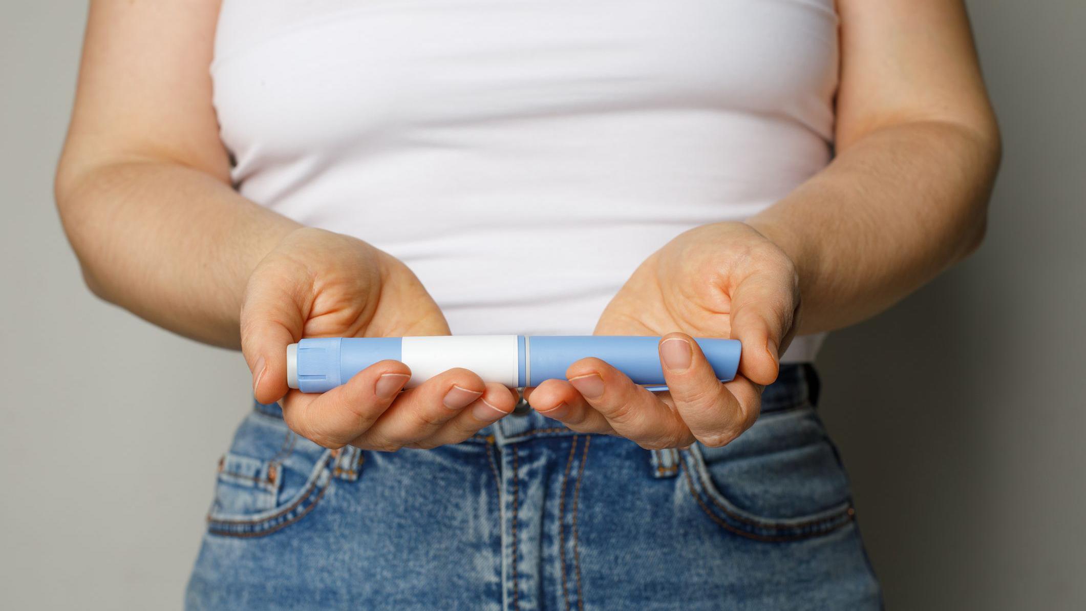 Pharmacists warn over fake weight loss jabs