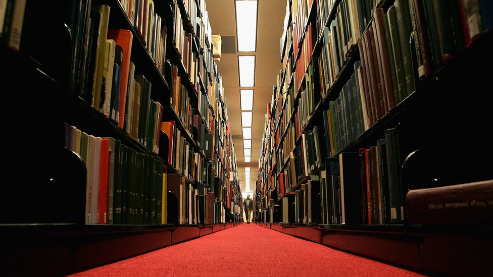 Stanford University kütüphanesi