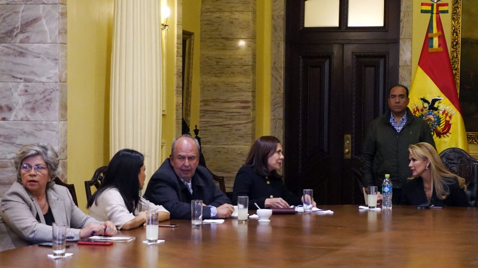 Jeanine Áñez en una reunión de su gobierno.