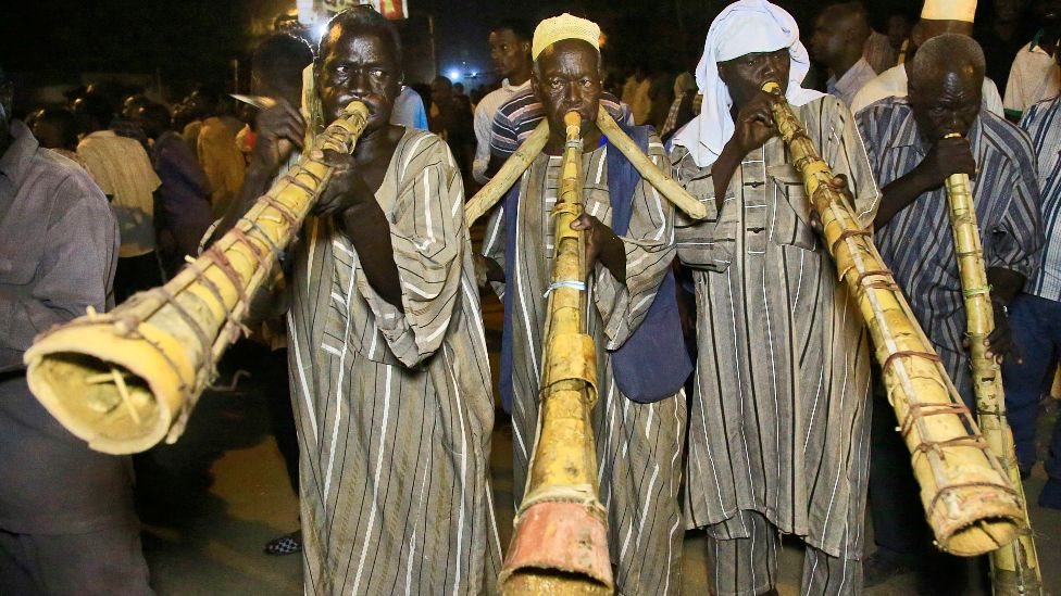 متظاهرون في السودان