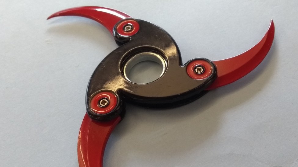 Fidget spinners: Safety fears over children's craze