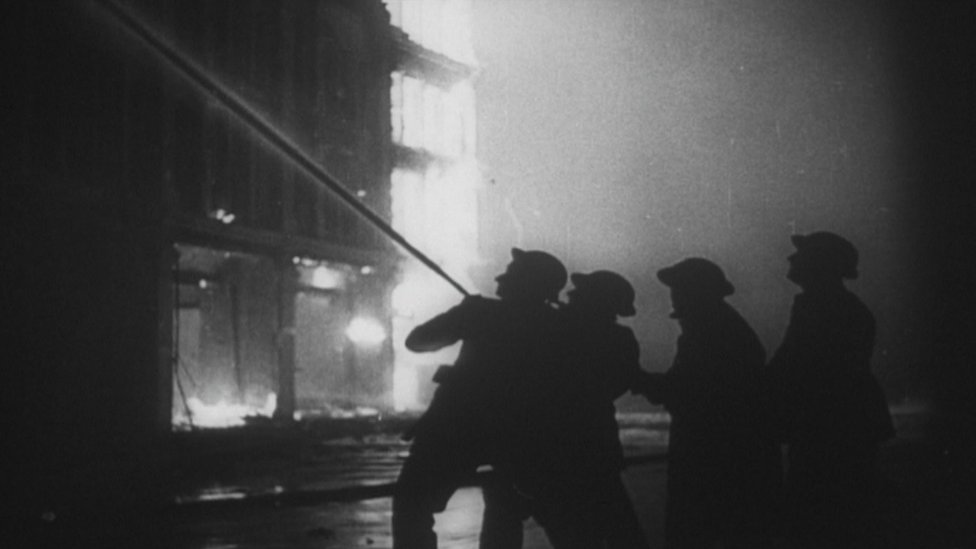 В мае 1941 г. было снято видео о тушении пожара пожарных