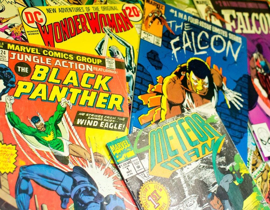 Подборка комиксов, в том числе Черная пантера, Сокол, Чудо-женщина и Человек-метеор