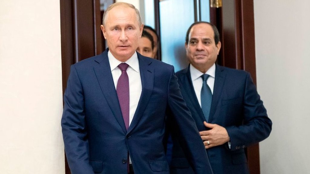 نقلت صحيفة واشنطن بوست الأمريكية عن إحدى الوثائق الأمريكية السرية المسربة أن الرئيس المصري، عبد الفتاح السيسي، أمر بإنتاج 40 ألف صاروخ لتشحن سرا إلى روسيا.