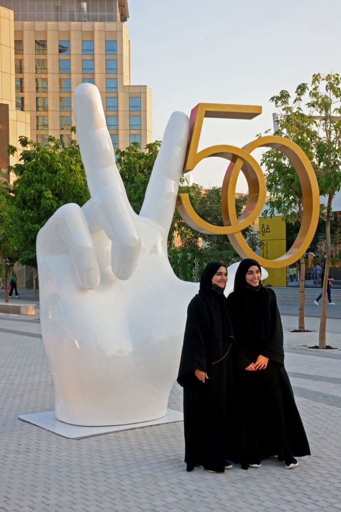تحتفل الإمارات بمرور 50 عاما على تأسيسها في الثاني من ديسمبر/كانون الأول