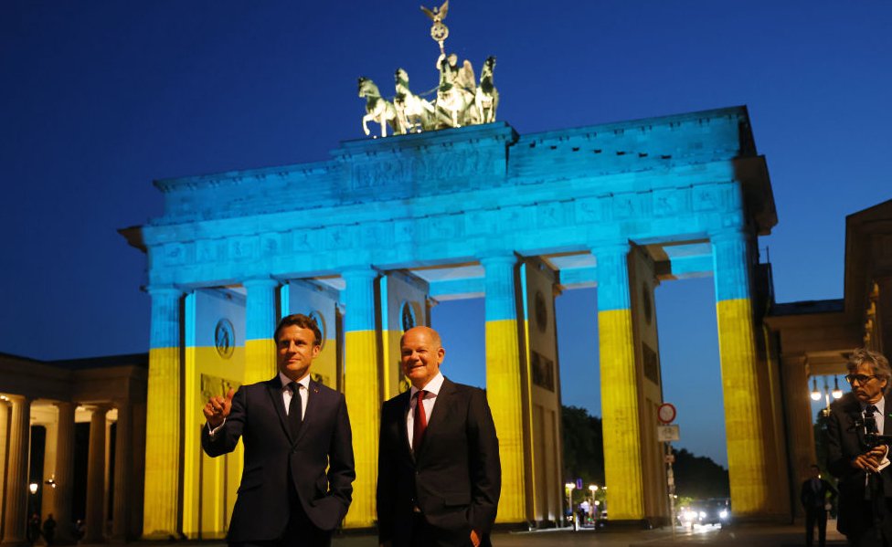 法國總統馬克龍（左），德國總理肖爾茨（右）