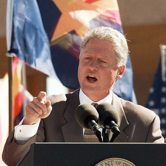 Bill Clinton durante un discurso en Arizona.