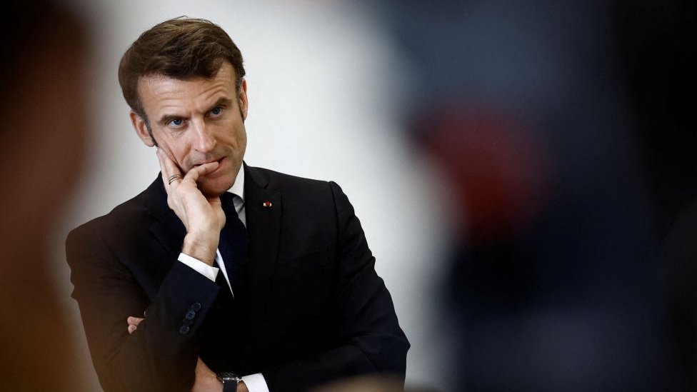 سن التقاعد في فرنسا: حكومة الرئيس إيمانويل ماكرون تواجه تصويتا بحجب الثقة