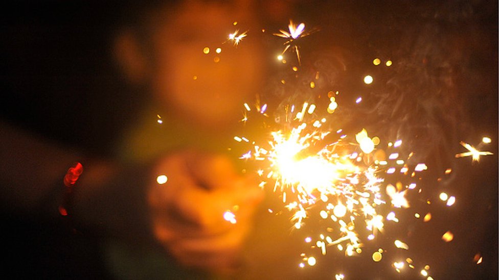 Delhi: Six months in jail for those bursting firecrackers on Diwali - BBC  News