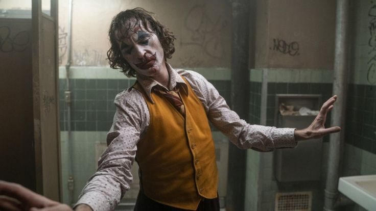 El personaje del Joker es interpretado por Joaquin Phoenix.