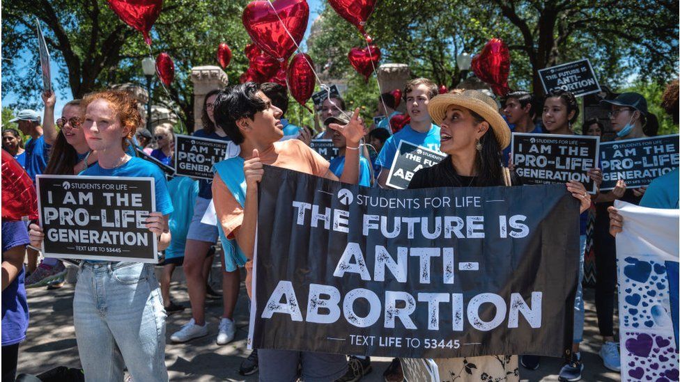 Kürtaj karşıtı gruplar Teksas'da yasadan yana gösteriler düzenledi