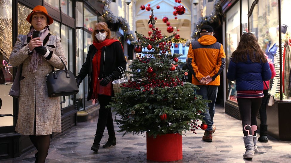 Люди, посещающие Burlington Arcade