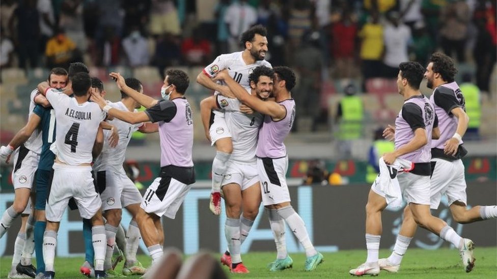 لاعبو منتخب مصر يحتفلون بالفوز