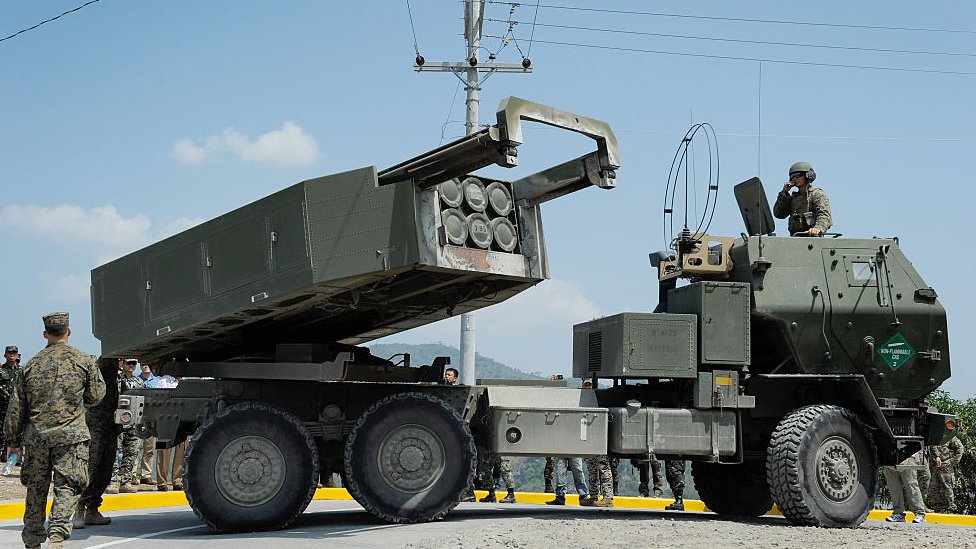ABD, Rus topraklarına saldırı düzenlenmemesi koşuluyla Ukrayna'ya orta menzilli gelişmiş HIMARS roketleri göndereceğini açıkladı