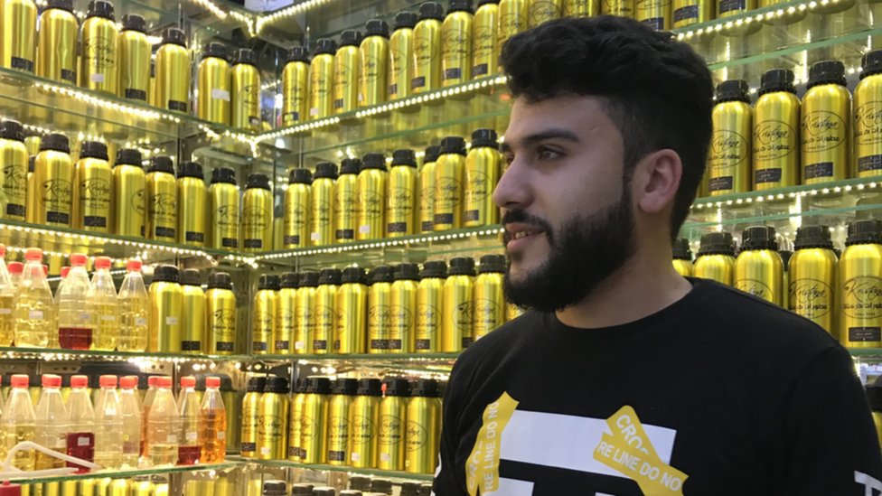 Muhammed, Gaziantep'te parfümeri işletiyor
