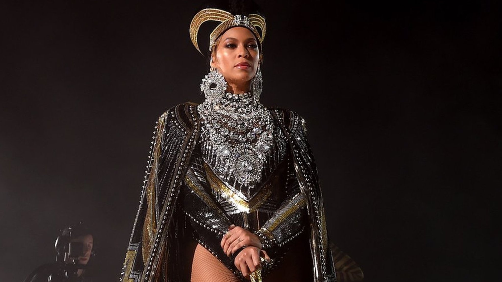 Egypt bans Dutch archaeologists over exhibition linking Beyonce and Rihanna to Queen Nefertiti