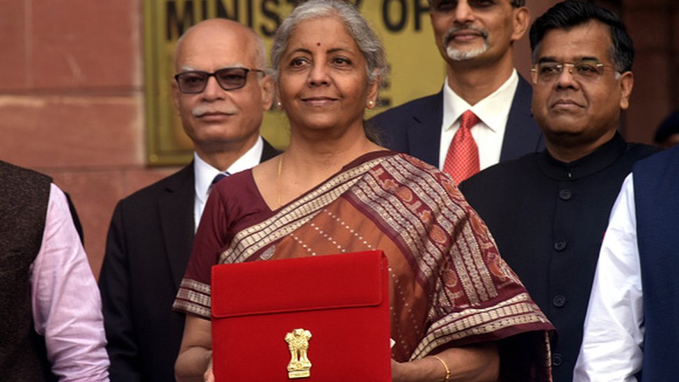 印度財政部長尼爾馬拉·西塔拉曼（Nirmala Sitharaman），德里記者招待會，2022年2月1日