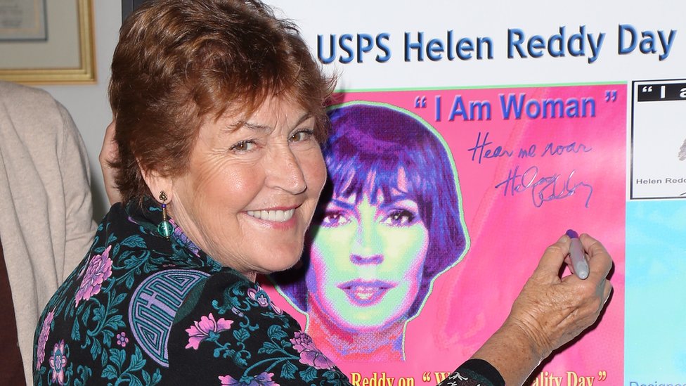 Helen Reddy: Australian singer of feminist anthem I Am Woman dies - BBC News