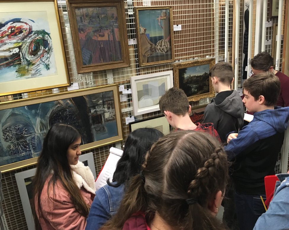 Студенты Hyndburn Academy в Блэкберне помогли выбрать работы для новой выставки Whitworth