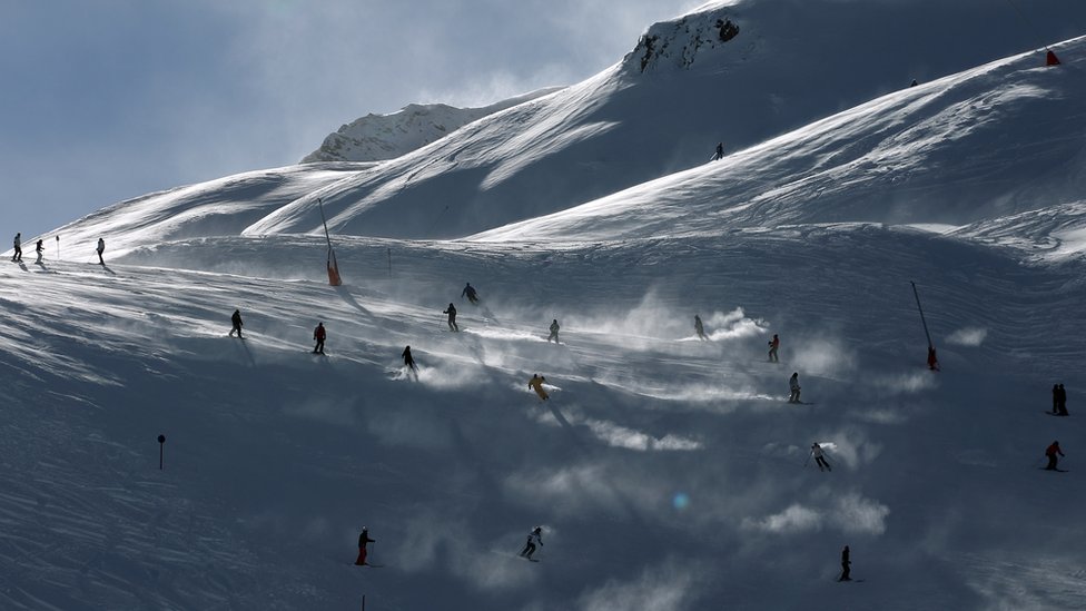 Coronavirus: 'Momentous' Errors Worsened Austria Ski Resort Outbreak