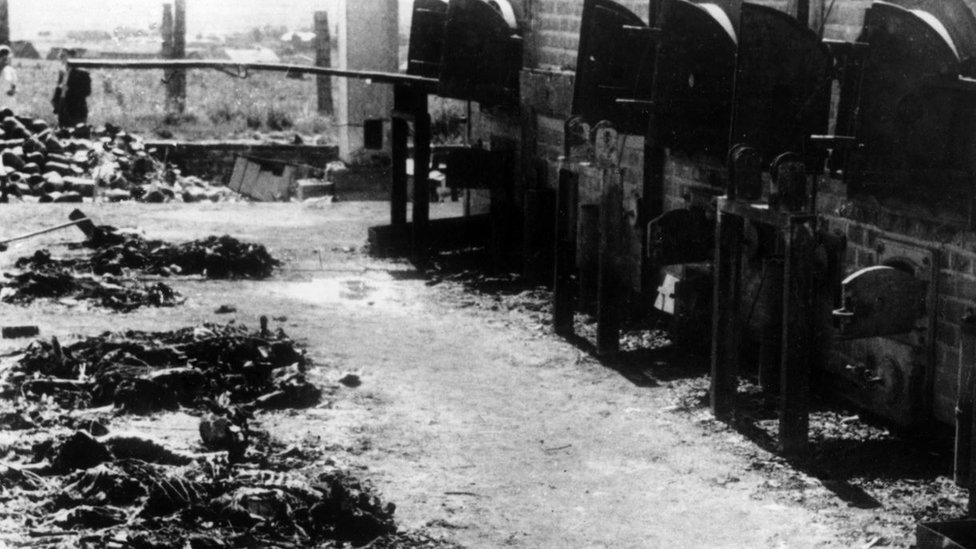 Hornos de cremación en el campo de concentración alemán de Birkenau-Auschwitz