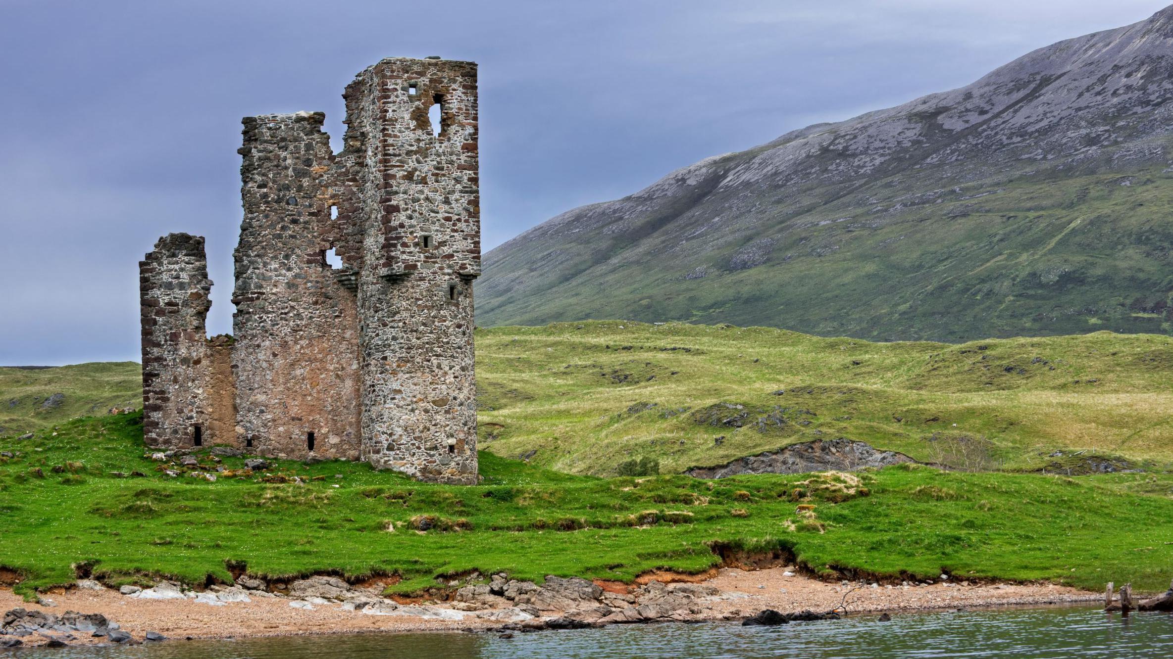 Ardvrek Castle wall 'ripped down' for use as stepping stones