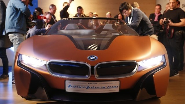 VIDEO: BMW shows gesture-controlled car