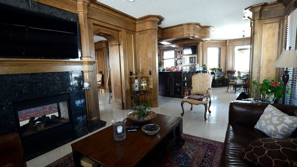 A Canadian Woman Has Launched A Writing Contest For Her Luxury Home Bbc News