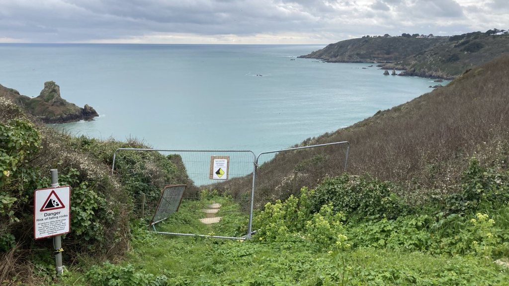 Steps to Le Petit Port Bay- Guernsey 