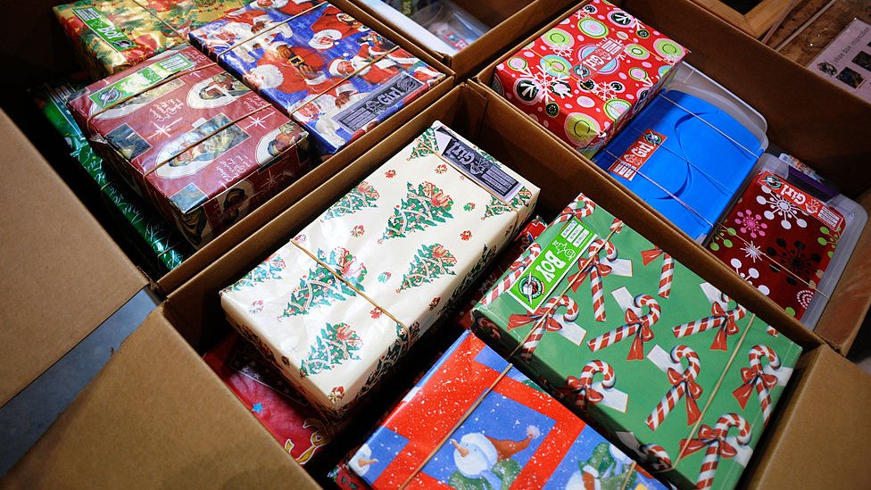 Рождественские подарочные коробки из-под обуви
