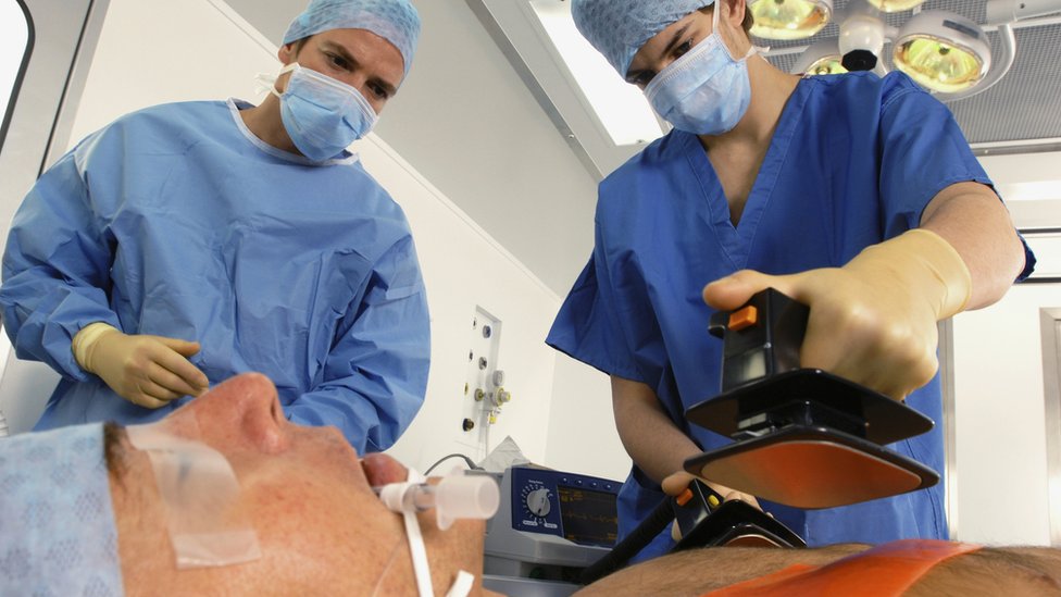 El riesgo de un infarto o evento cerebrovascular es más alto en las primeras horas de la mañana. Infarto