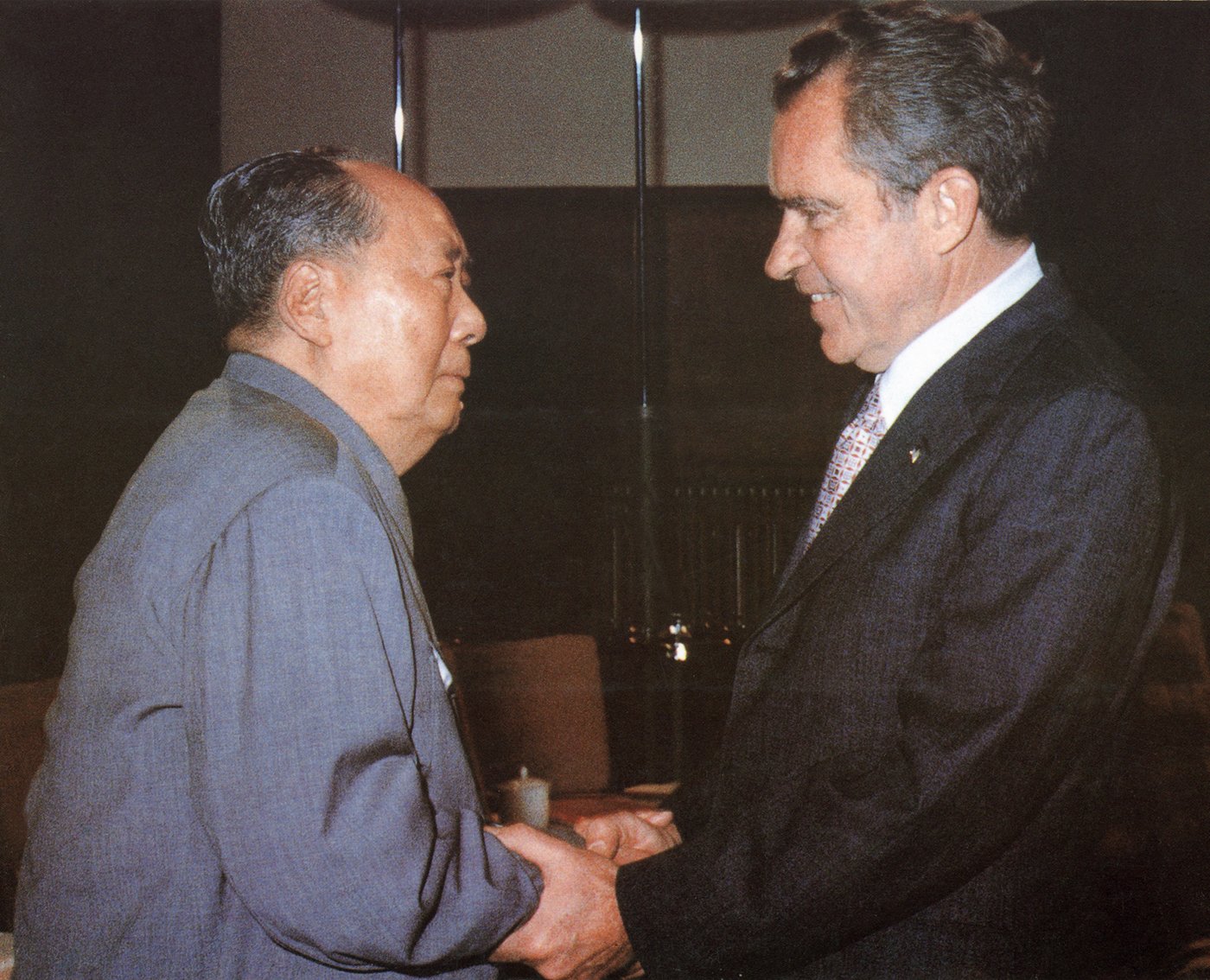 尼克松與毛澤東會晤。