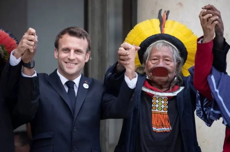 Emmanuel Macron e Raoni