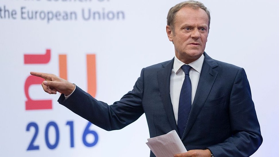 "Fue Hitchcock quien dirigió el Brexit", declaró el presidente del consejo europeo, Donald Tusk. Donald Tusk