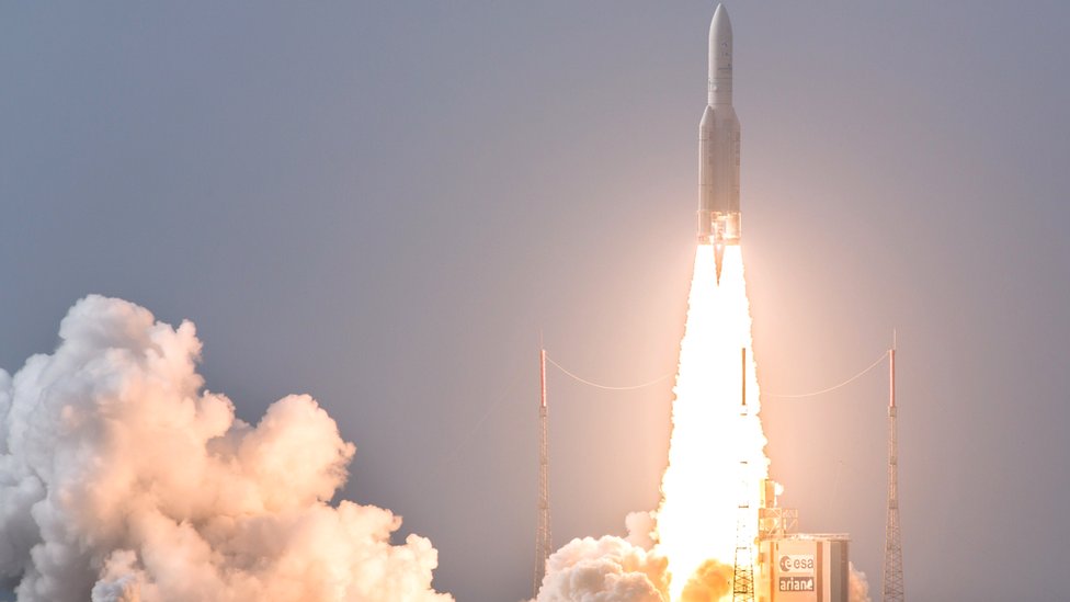 Запуск ракеты Ariane, Куру, апрель 2015 г.