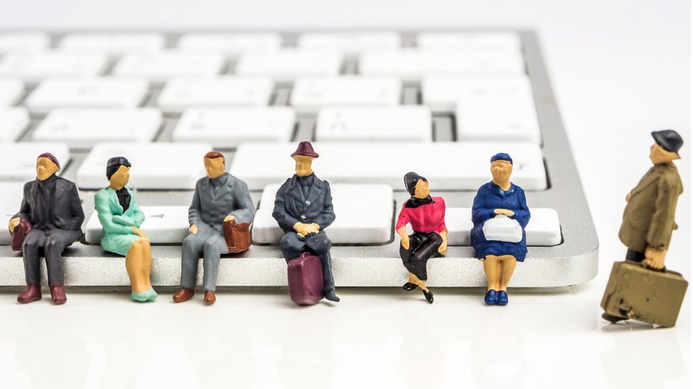 La ingeniería social se basa en la interacción humana y les permite a los estafadores tenderles trampas a los internautas. ingeniería social