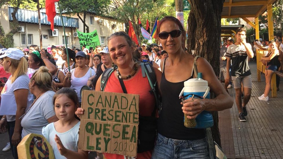 Carmen Dolores Piñeiro and her friend and daughter at a pro-choice march