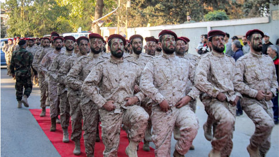 ستعراض عسكري لحزب الله في بعلبك بمناسبة "يوم الشهيد".