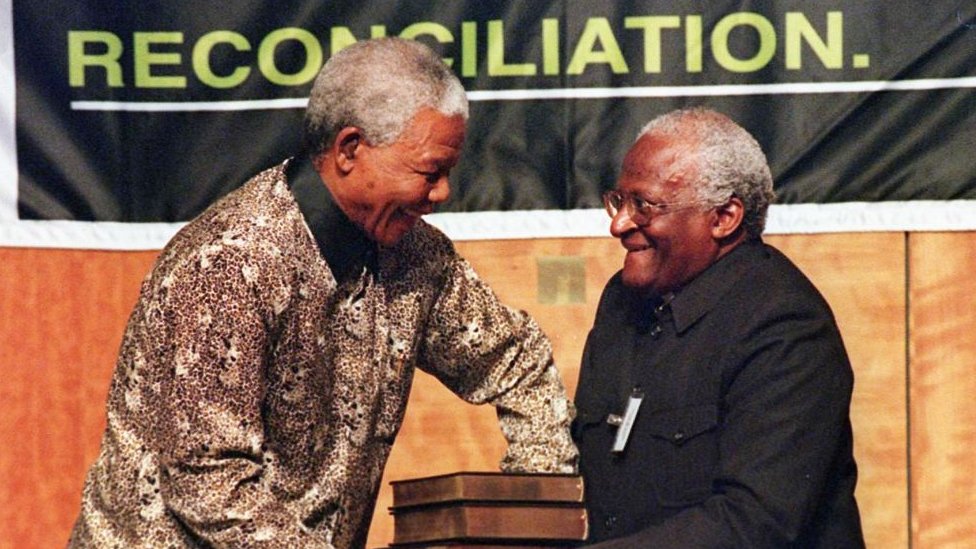 Nelьson Mandela i Desmond Tutu