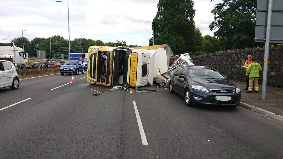 Overturned A48 lorry causes congestion in Newport