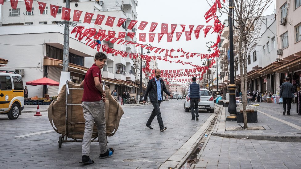 Diyarbakır'da bugün AKP'nin ve HDP'nin de mitingi vardı.