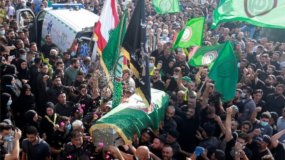 14 Ekim'deki çatışmada ölen Emel Hareketi'nden bir kişinin cenazesi