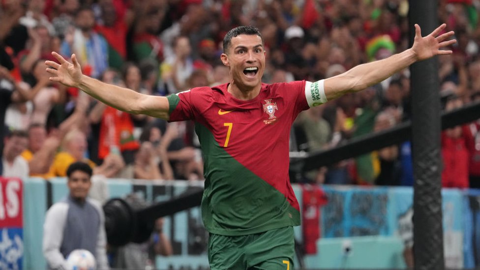 Cristiano Ronaldo celebra un gol de Portugal frente a Uruguay durante la Copa Mundial de Qatar.