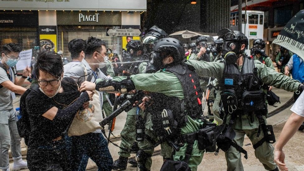 Incidentes entre la policía y manifestantes de Hong Kong.